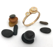 Load image into Gallery viewer, Ring Cairn of Gold Pebbles Diamonds