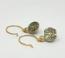 Load image into Gallery viewer, Earrings Quartz