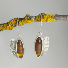 Load image into Gallery viewer, Earrings Botswana Agate
