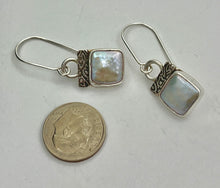 Load image into Gallery viewer, Earrings Gray Coin Pearl
