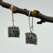 Load image into Gallery viewer, Earrings Lily Pad
