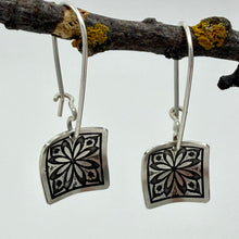 Load image into Gallery viewer, Earrings Lily Pad
