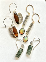 Load image into Gallery viewer, Earrings Botswana Agate
