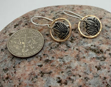 Load image into Gallery viewer, Earrings Floral
