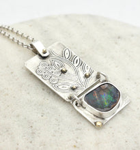 Load image into Gallery viewer, Pendant Boulder Opal
