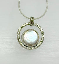 Load image into Gallery viewer, Pendant Fresh Water Coin Pearl
