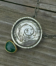 Load image into Gallery viewer, Pendant Emerald 22k and Silver
