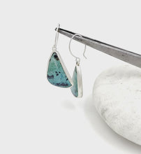 Load and play video in Gallery viewer, Earrings Chrysoprase
