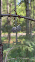 Load and play video in Gallery viewer, Earrings Daisy
