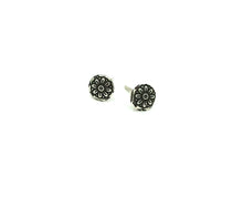 Load image into Gallery viewer, Earrings Tiny Daisy Post
