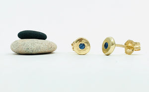 Earring Gold Blue Sapphire Pebble