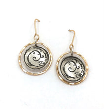 Load image into Gallery viewer, Earrings Infinity Spiral
