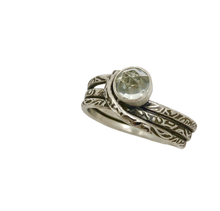 Load image into Gallery viewer, Ring Entwine Green Quartz
