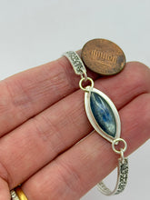 Load image into Gallery viewer, Bracelet Kyanite and Herb
