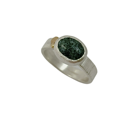 Ring Greenstone