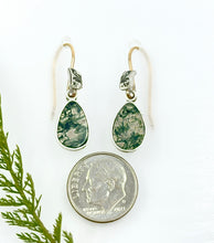 Load image into Gallery viewer, Earrings Moss Agate
